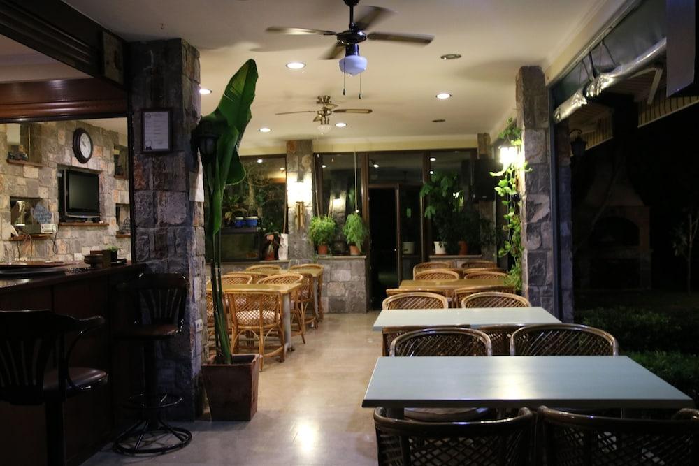 Hotel Dalos غوجيك المظهر الخارجي الصورة