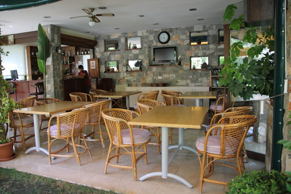 Hotel Dalos غوجيك المظهر الخارجي الصورة