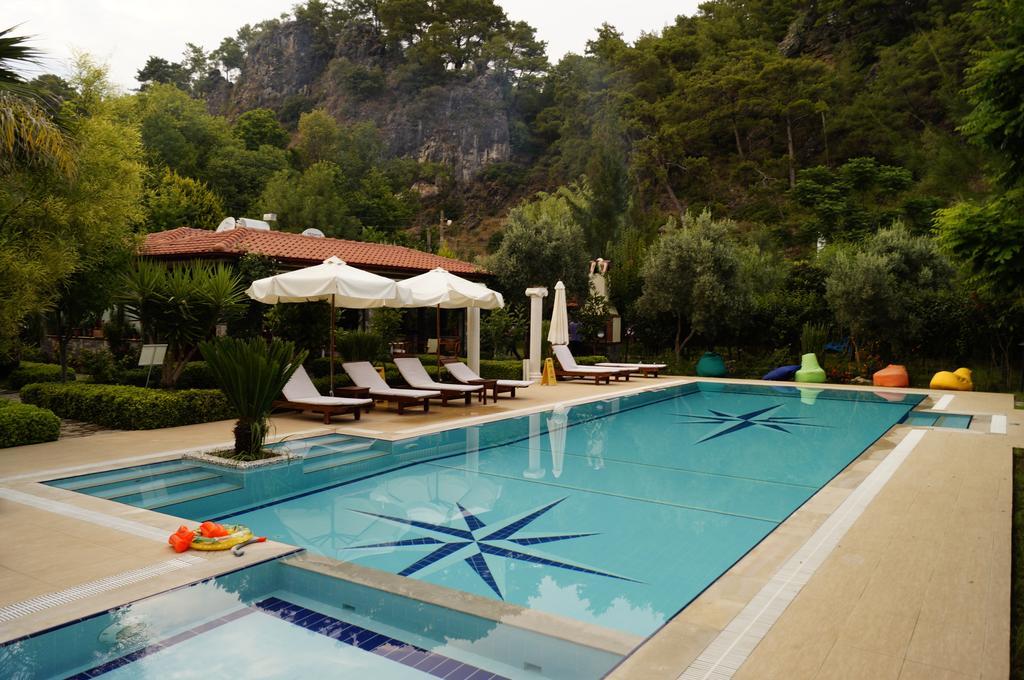 Hotel Dalos غوجيك المظهر الخارجي الصورة