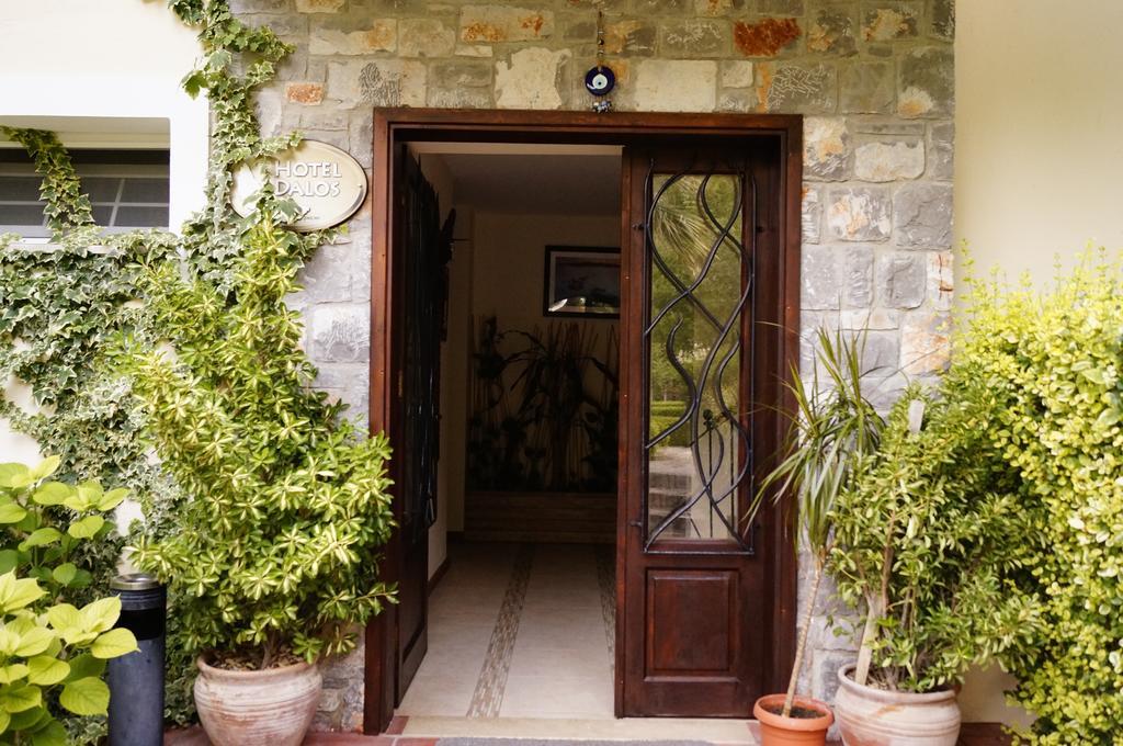 Hotel Dalos غوجيك المظهر الخارجي الصورة