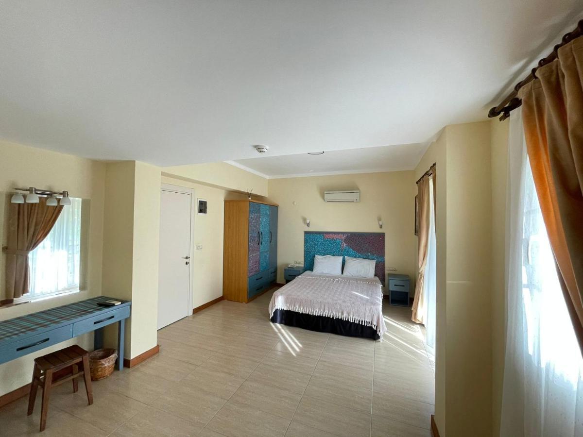 Hotel Dalos غوجيك المظهر الخارجي الصورة