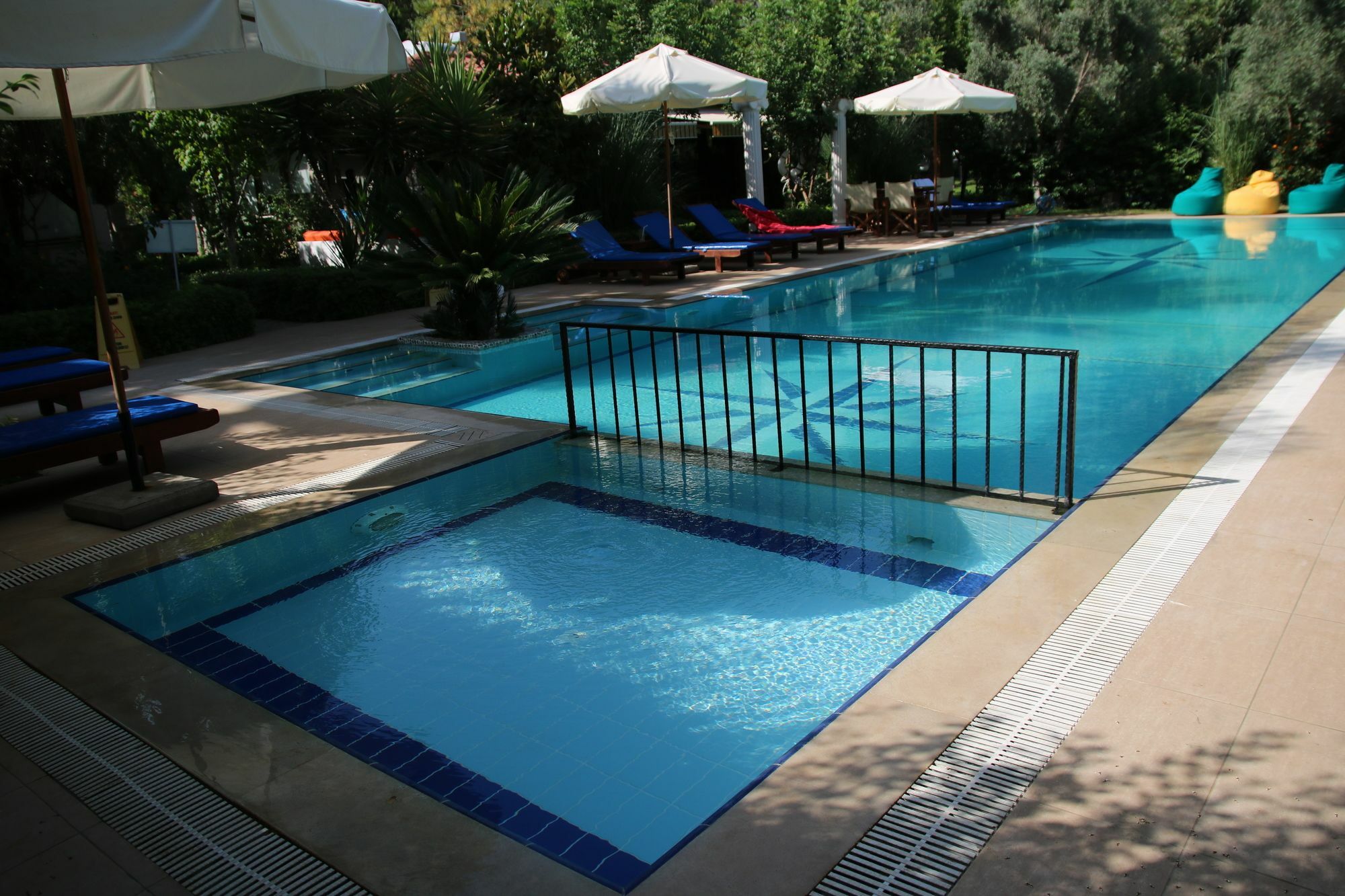Hotel Dalos غوجيك المظهر الخارجي الصورة