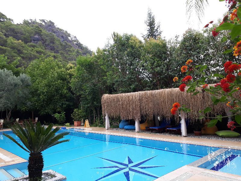 Hotel Dalos غوجيك المظهر الخارجي الصورة