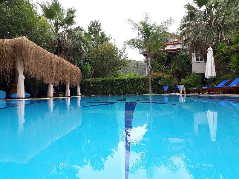 Hotel Dalos غوجيك المظهر الخارجي الصورة